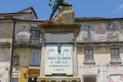 Serra-San-Bruno-Monumento-ai-Caduti-1